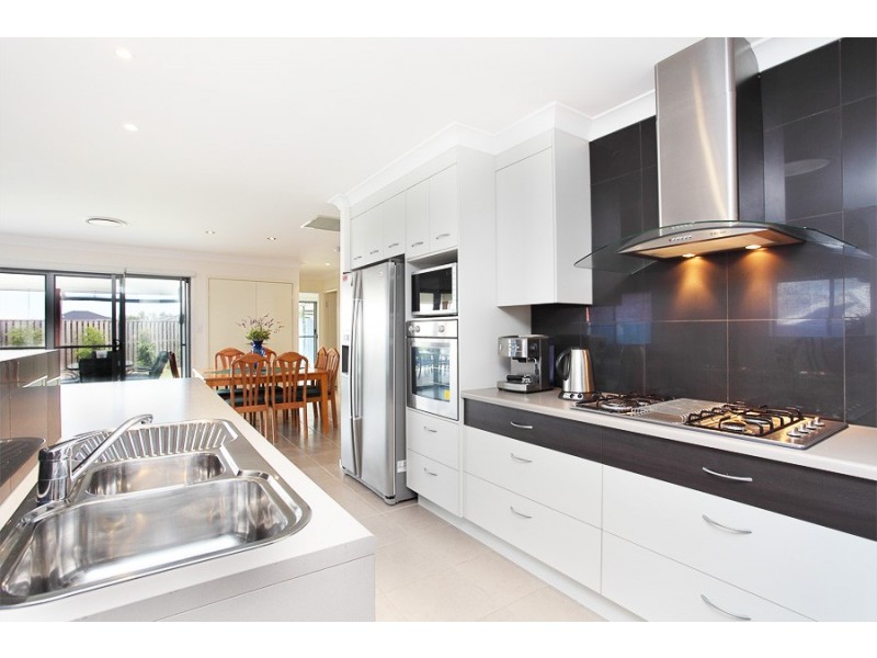 7 Angophora Close, Narangba QLD 4504