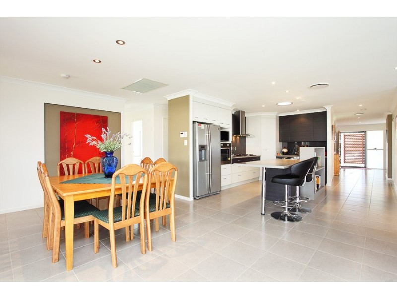 7 Angophora Close, Narangba QLD 4504