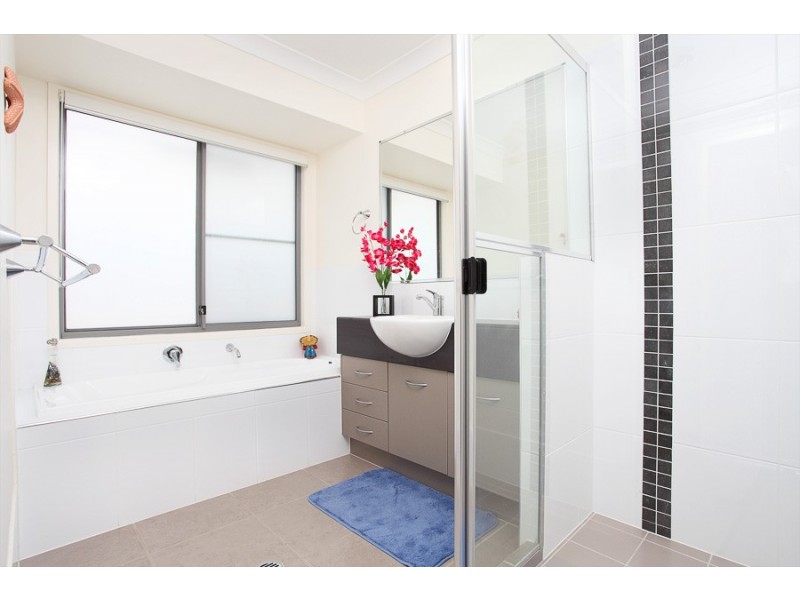 7 Angophora Close, Narangba QLD 4504