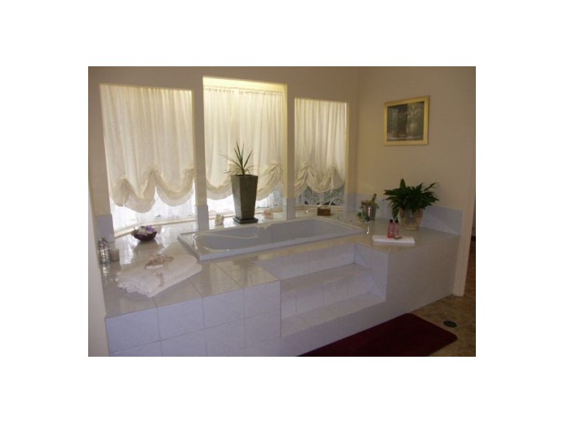 Glass House Mountains QLD 4518