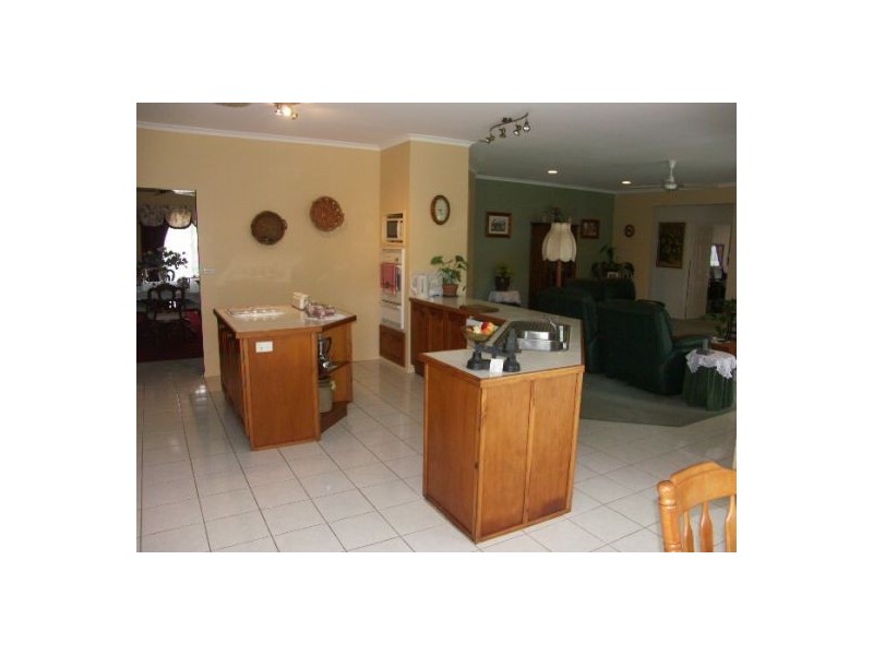 Glass House Mountains QLD 4518