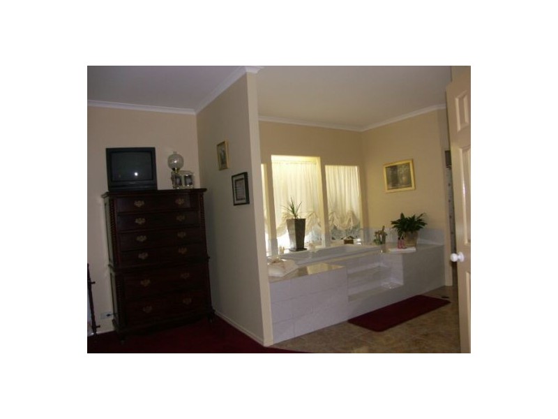 Glass House Mountains QLD 4518