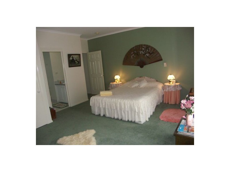 Glass House Mountains QLD 4518