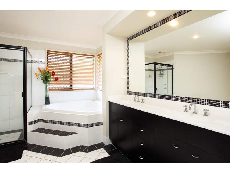 22 Mavis Court, Morayfield QLD 4506