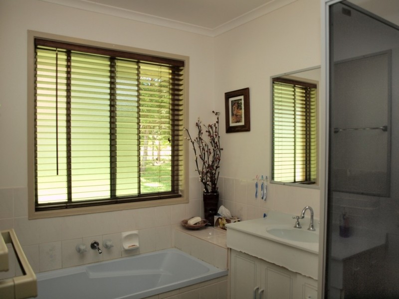 28 Lynanda Ct, Caboolture QLD 4510