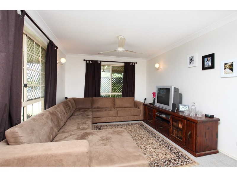 1 Hillgrove Court, Morayfield QLD 4506