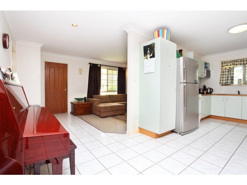 1 Hillgrove Court, Morayfield QLD 4506