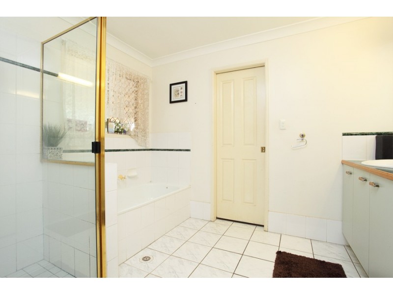 1 Hillgrove Court, Morayfield QLD 4506