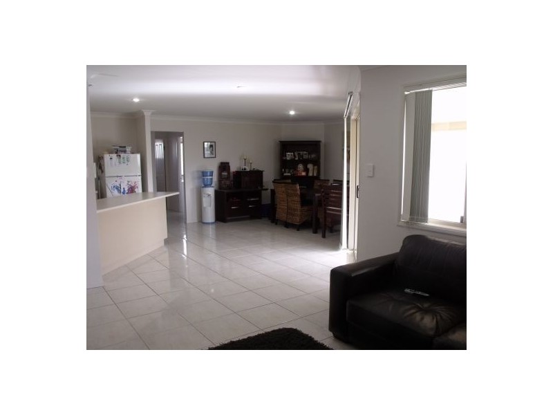 16 Leggett Street, Morayfield QLD 4506