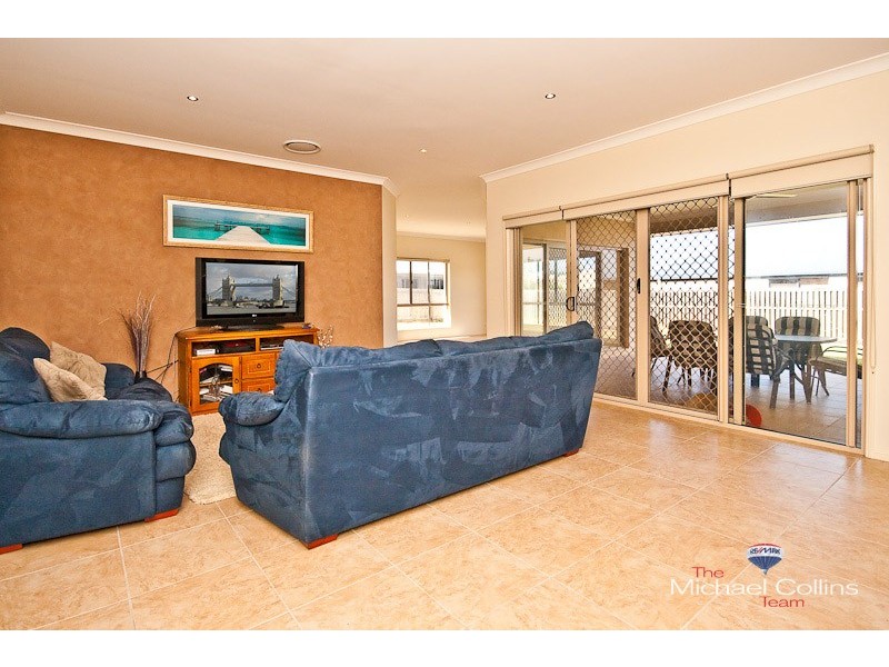 17 White Cedar Place, Narangba QLD 4504