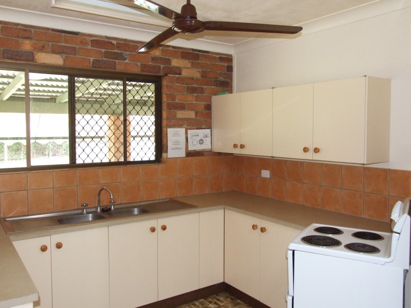 18 Randolph Street, Beachmere QLD 4510