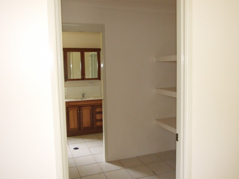 18 Randolph Street, Beachmere QLD 4510