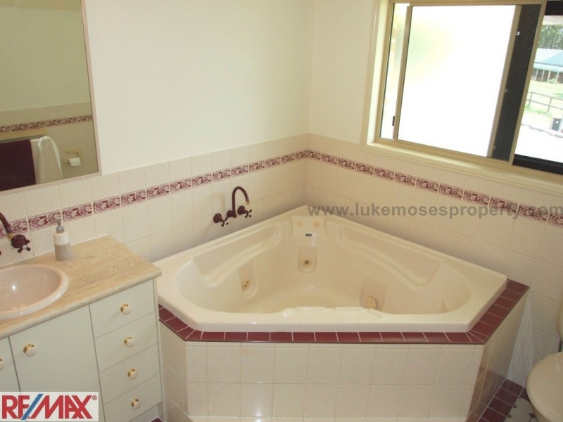 17 Franklin Crescent, Morayfield QLD 4506