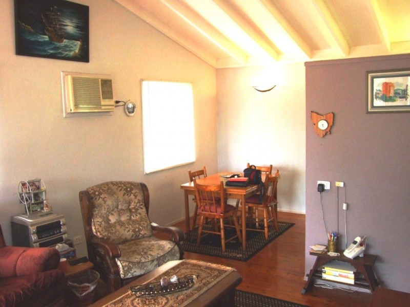 8 Simon Street, Deception Bay QLD 4508