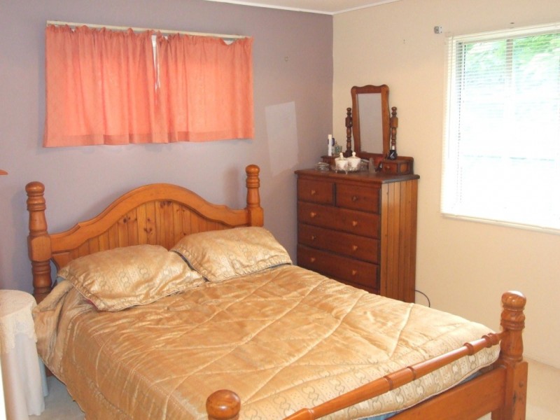 8 Simon Street, Deception Bay QLD 4508