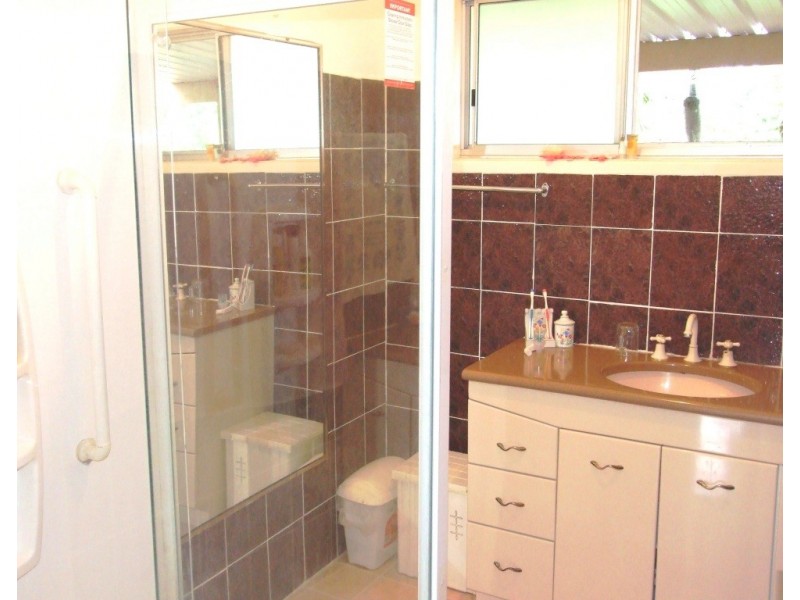 8 Simon Street, Deception Bay QLD 4508