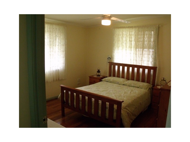 6 Elizabeth Street, Beachmere QLD 4510