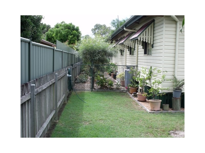 6 Elizabeth Street, Beachmere QLD 4510