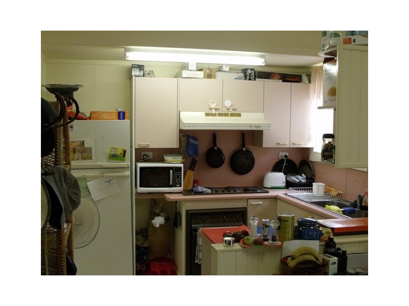 6 Elizabeth Street, Beachmere QLD 4510