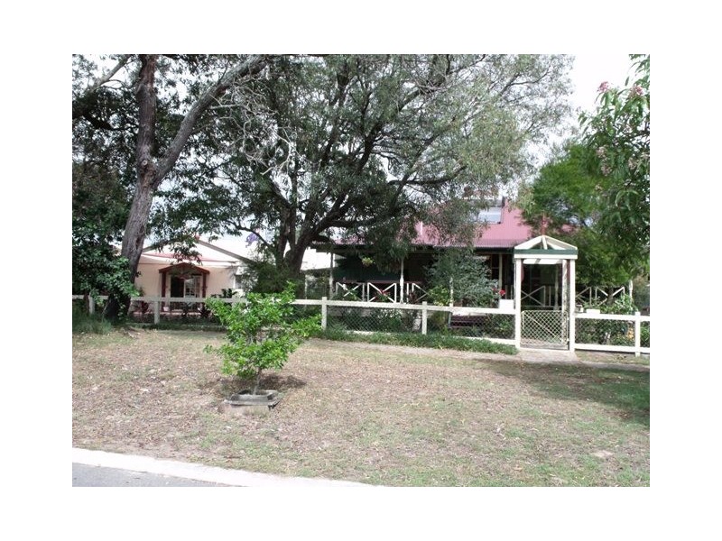 6 Elizabeth Street, Beachmere QLD 4510