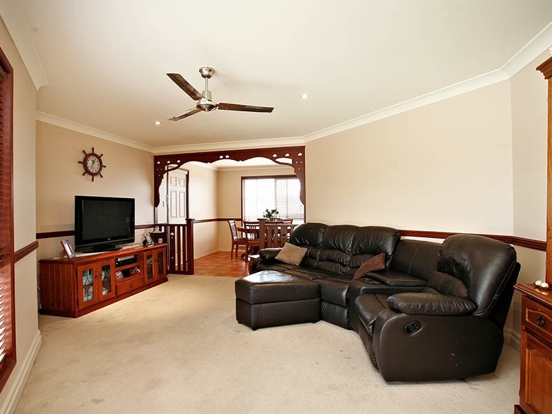 15 Lightwood Place, Narangba QLD 4504