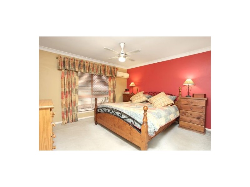 13 Gypsy Court, Eatons Hill QLD 4037