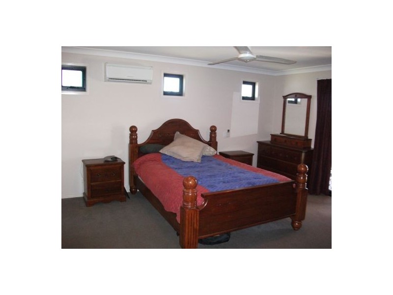 1 Tugun Place, Sandstone Point QLD 4511