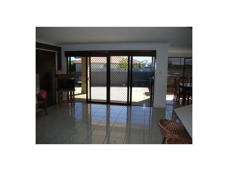 1 Tugun Place, Sandstone Point QLD 4511