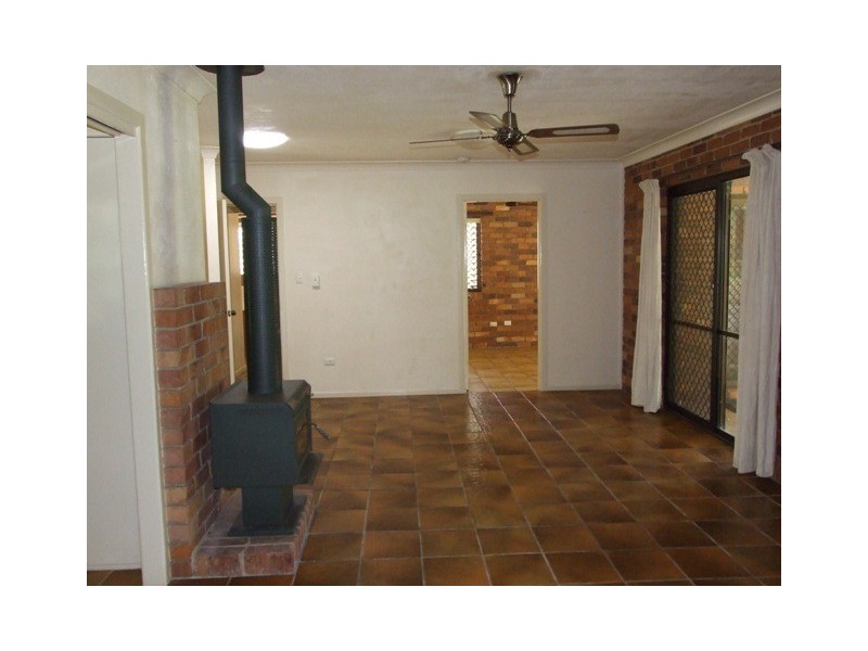 18 Randolph Street, Beachmere QLD 4510