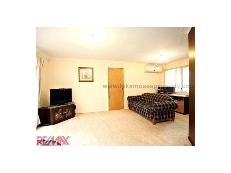 32 Mountain Blue Drive, Kallangur QLD 4503