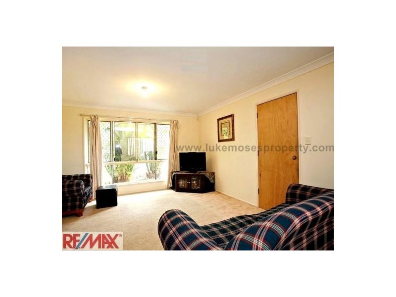 32 Mountain Blue Drive, Kallangur QLD 4503