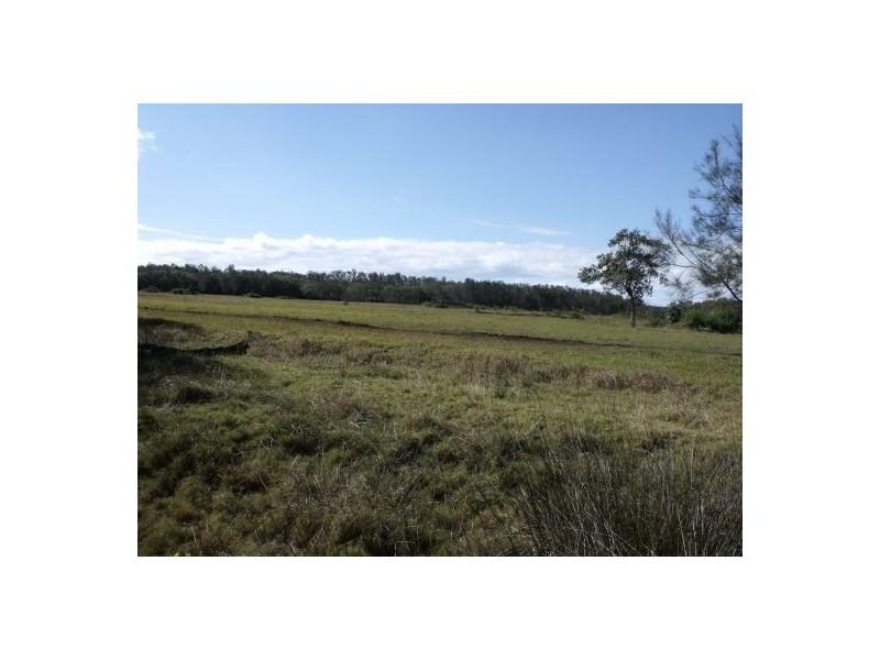 632 Beachmere Road, Beachmere QLD 4510