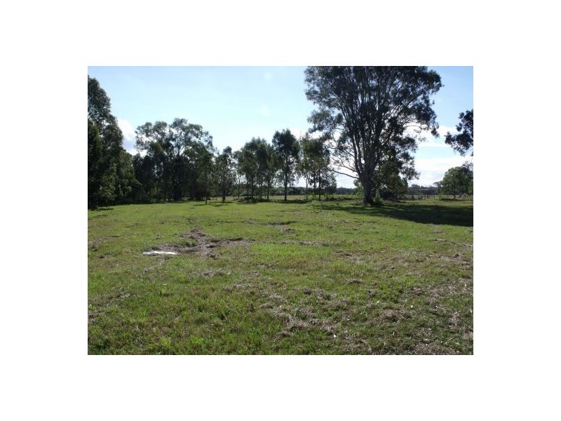 632 Beachmere Road, Beachmere QLD 4510