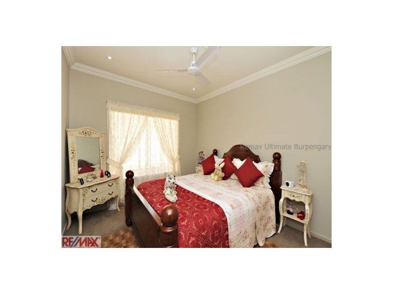 127 Corvus Drive, Cashmere QLD 4500