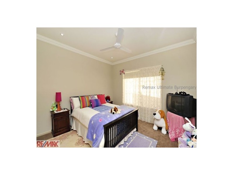 127 Corvus Drive, Cashmere QLD 4500