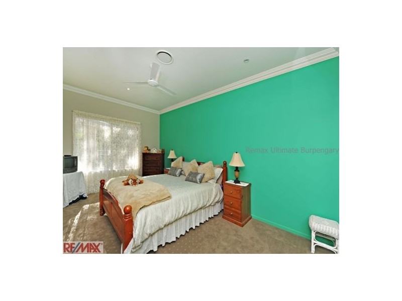 127 Corvus Drive, Cashmere QLD 4500
