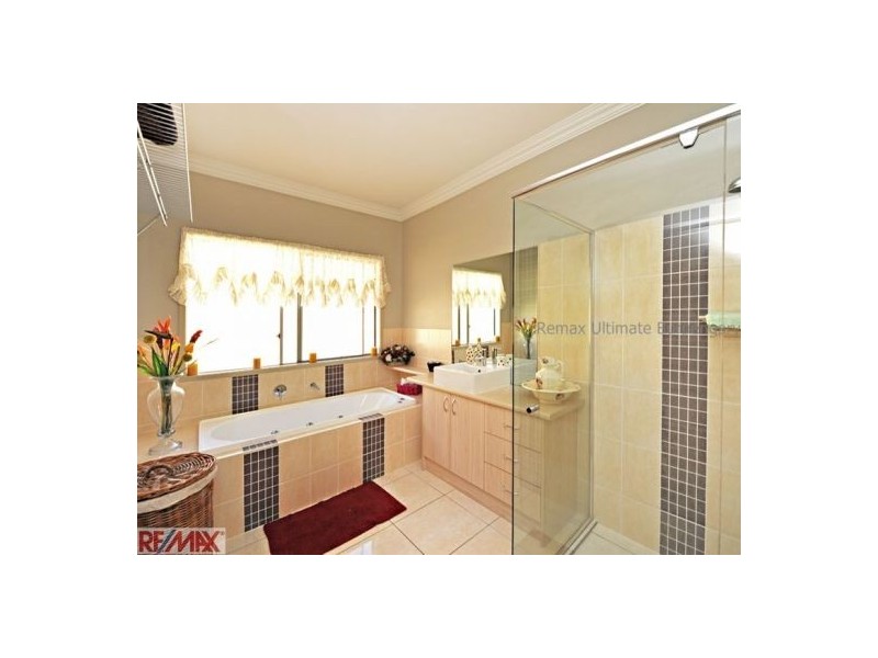 127 Corvus Drive, Cashmere QLD 4500
