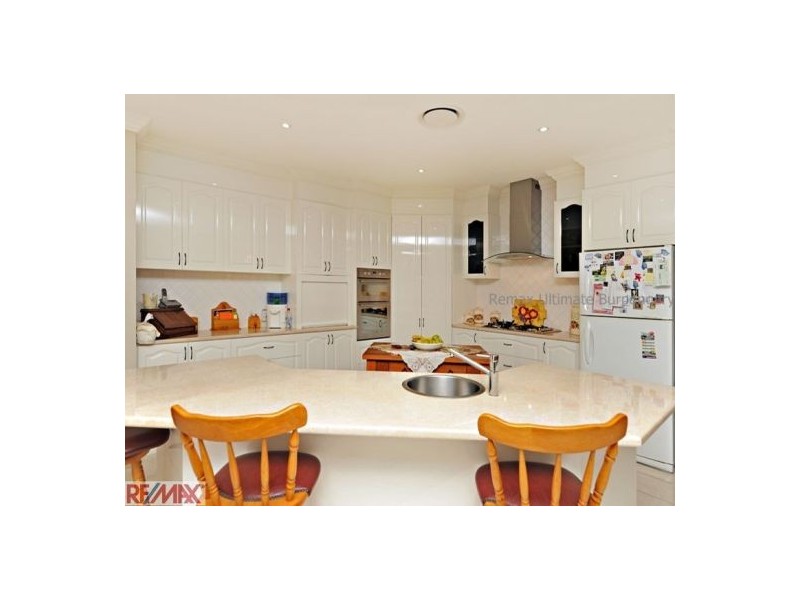127 Corvus Drive, Cashmere QLD 4500