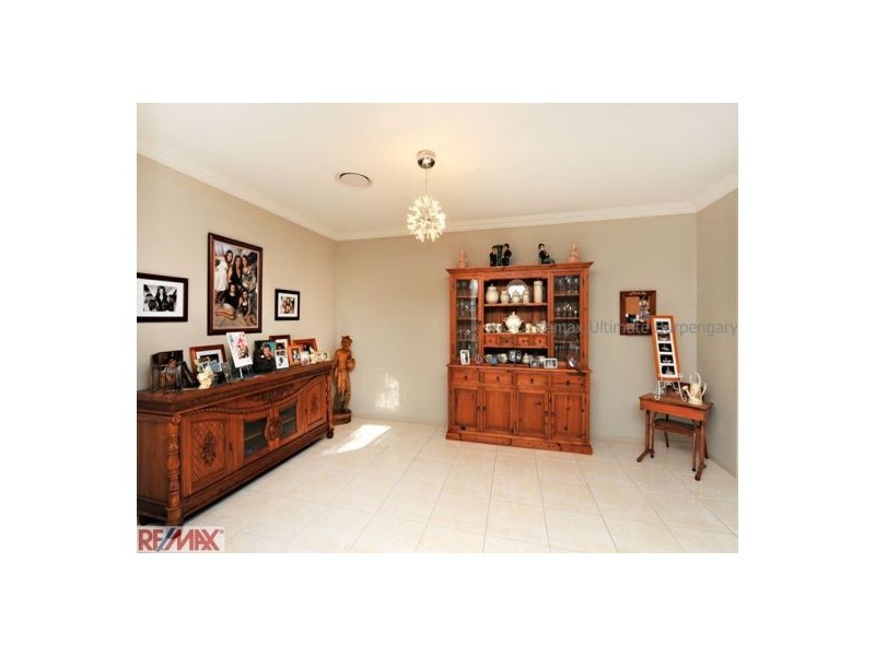 127 Corvus Drive, Cashmere QLD 4500