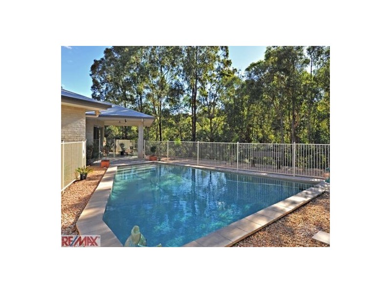 127 Corvus Drive, Cashmere QLD 4500