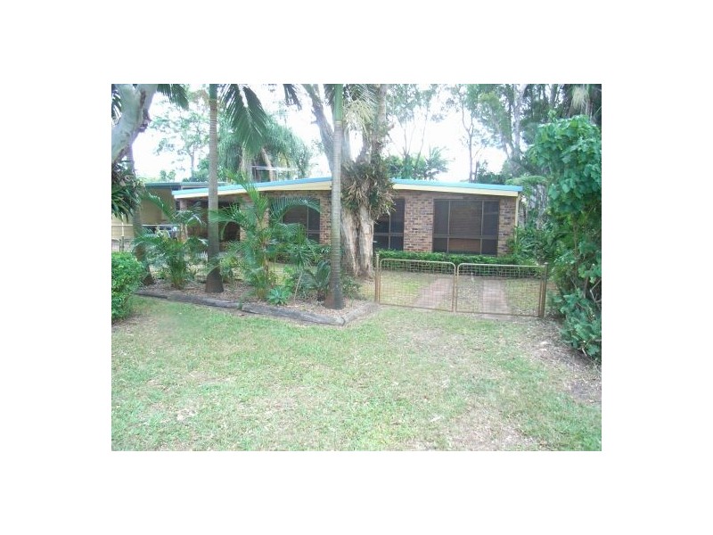 8 Amies Street, Beachmere QLD 4510