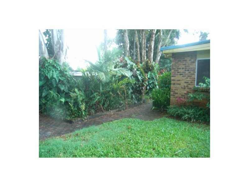 8 Amies Street, Beachmere QLD 4510