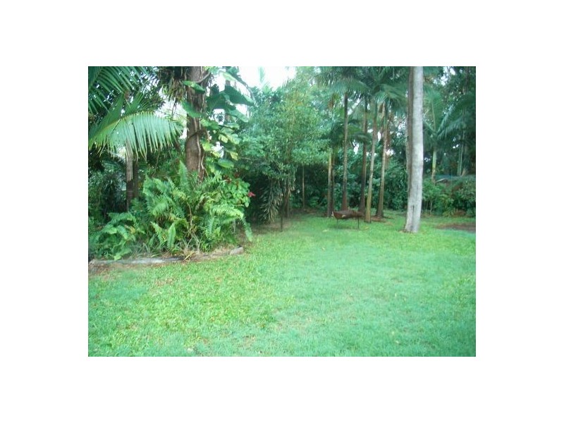 8 Amies Street, Beachmere QLD 4510