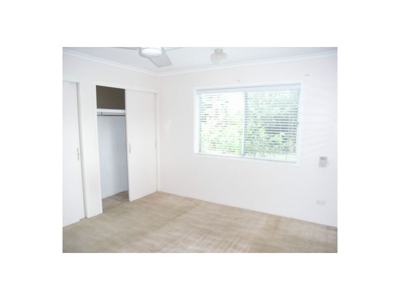 8 Amies Street, Beachmere QLD 4510