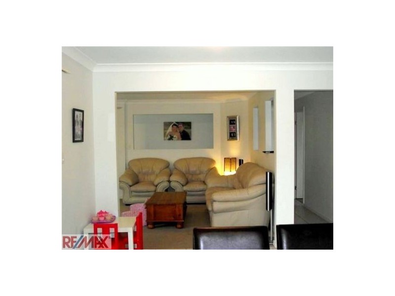 18 Riverbend Crescent, Morayfield QLD 4506