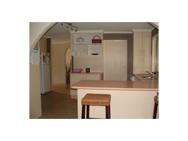 18 Kestrel Ct, Morayfield QLD 4506