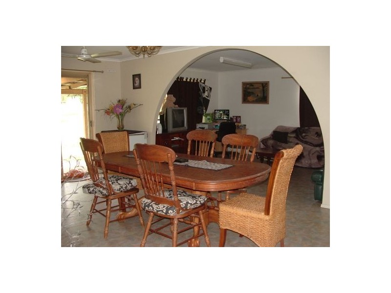 18 Kestrel Ct, Morayfield QLD 4506