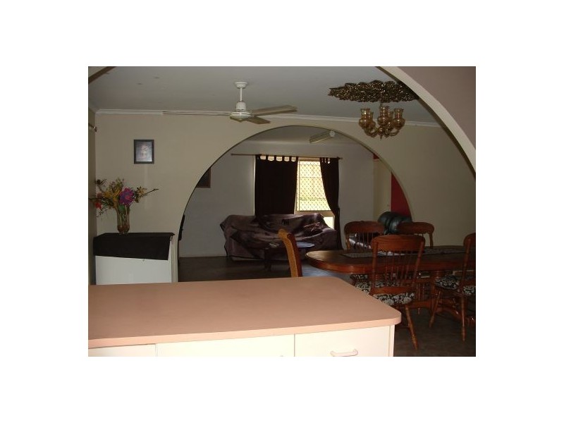 18 Kestrel Ct, Morayfield QLD 4506