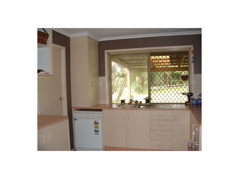 18 Kestrel Ct, Morayfield QLD 4506