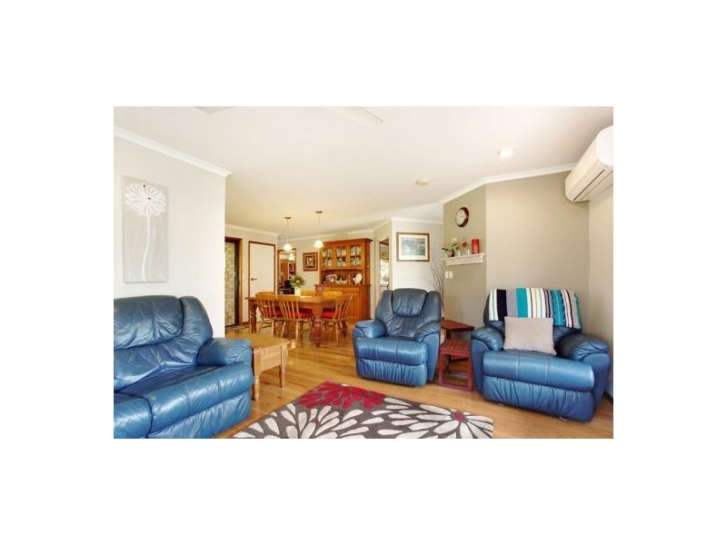 17 Kestrel Court, Morayfield QLD 4506